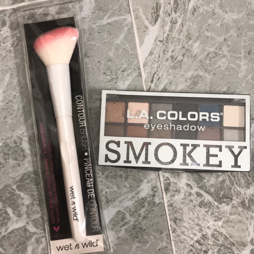 LA colors eyeshadow palette and brush ✨NEW‼️‼️‼️‼️